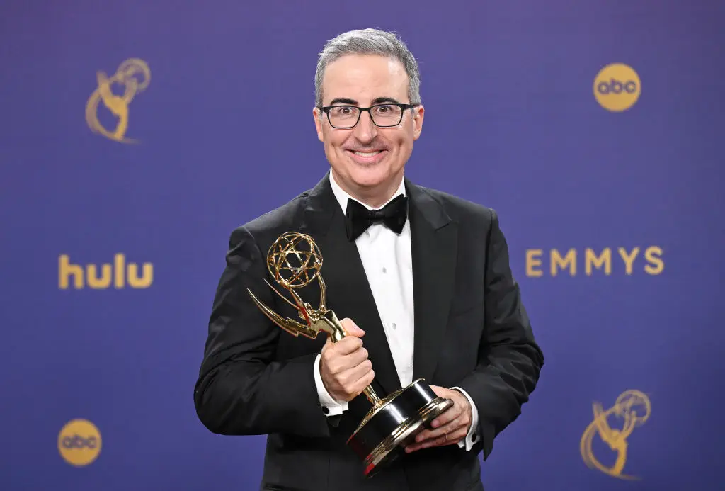 Oliver managed to turn an awkward moment into a laugh (Gilbert Flores/Variety via Getty Images)