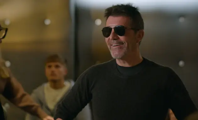 Simon Cowell's fashion statement has been explained (Netflix)