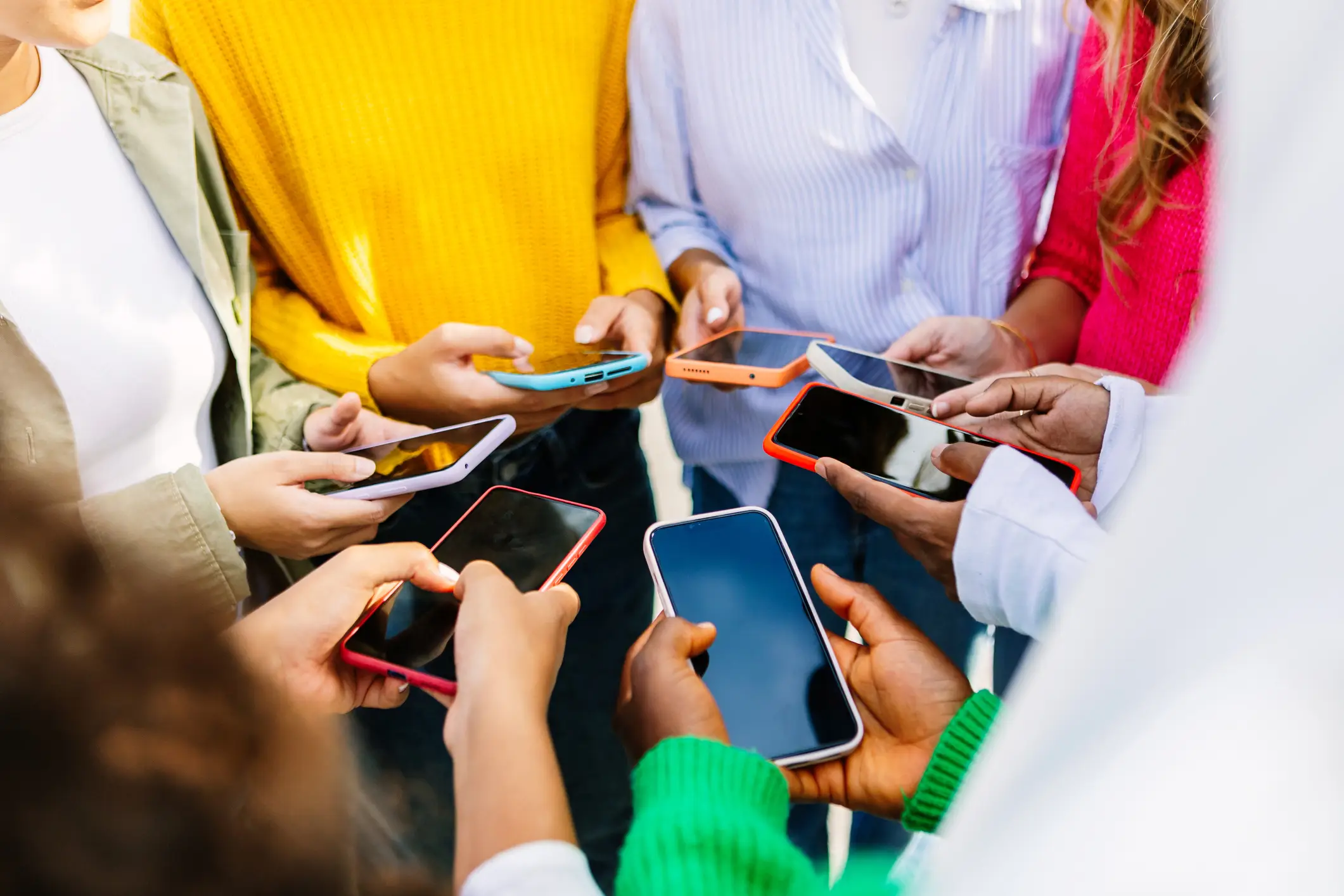 Social media companies bear full responsibility for the enforcement of the ban (Xavier Lorenzo / Getty Images)