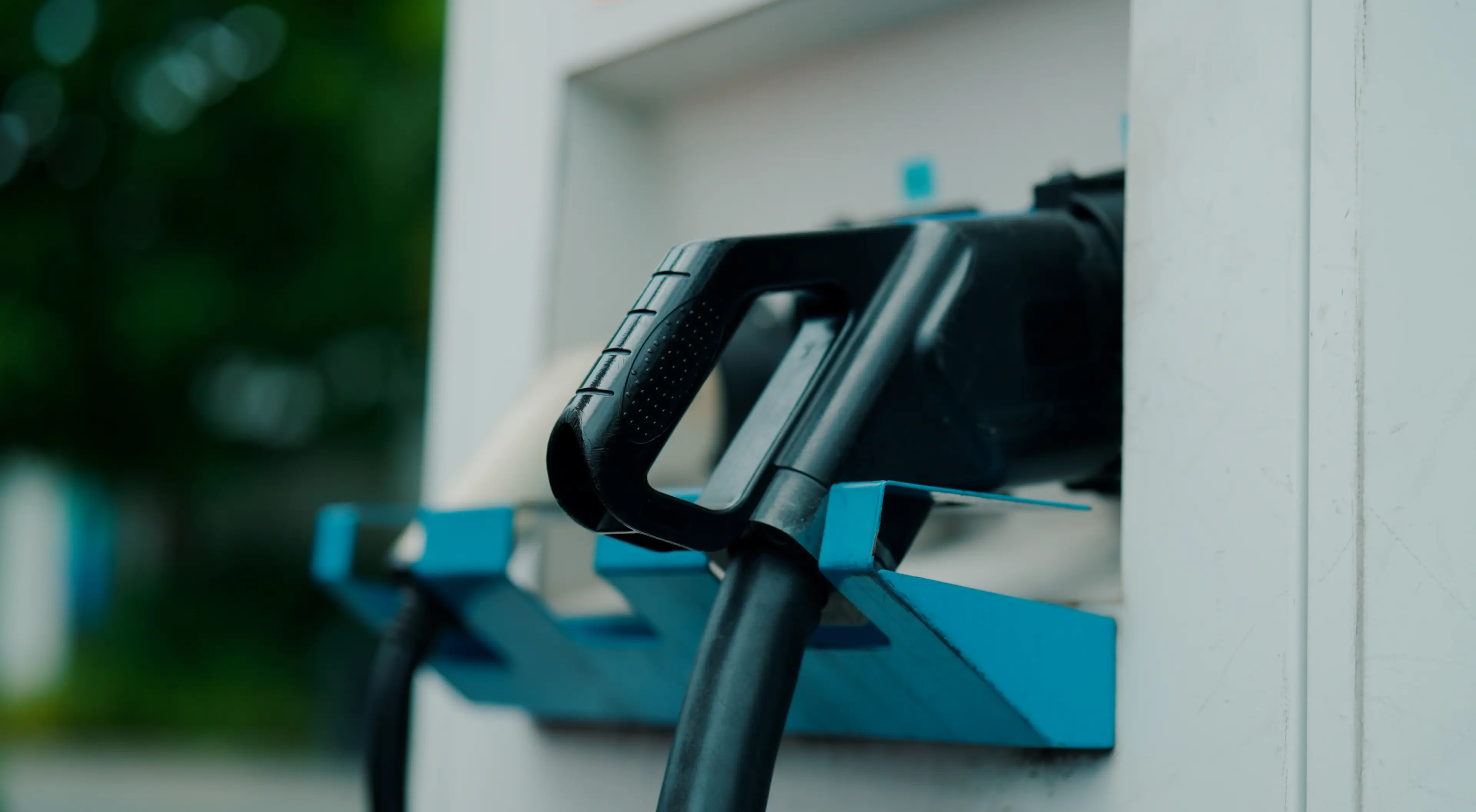 It's hoped there won't be delays in installing e-chargers in public places (Getty Stock Images)