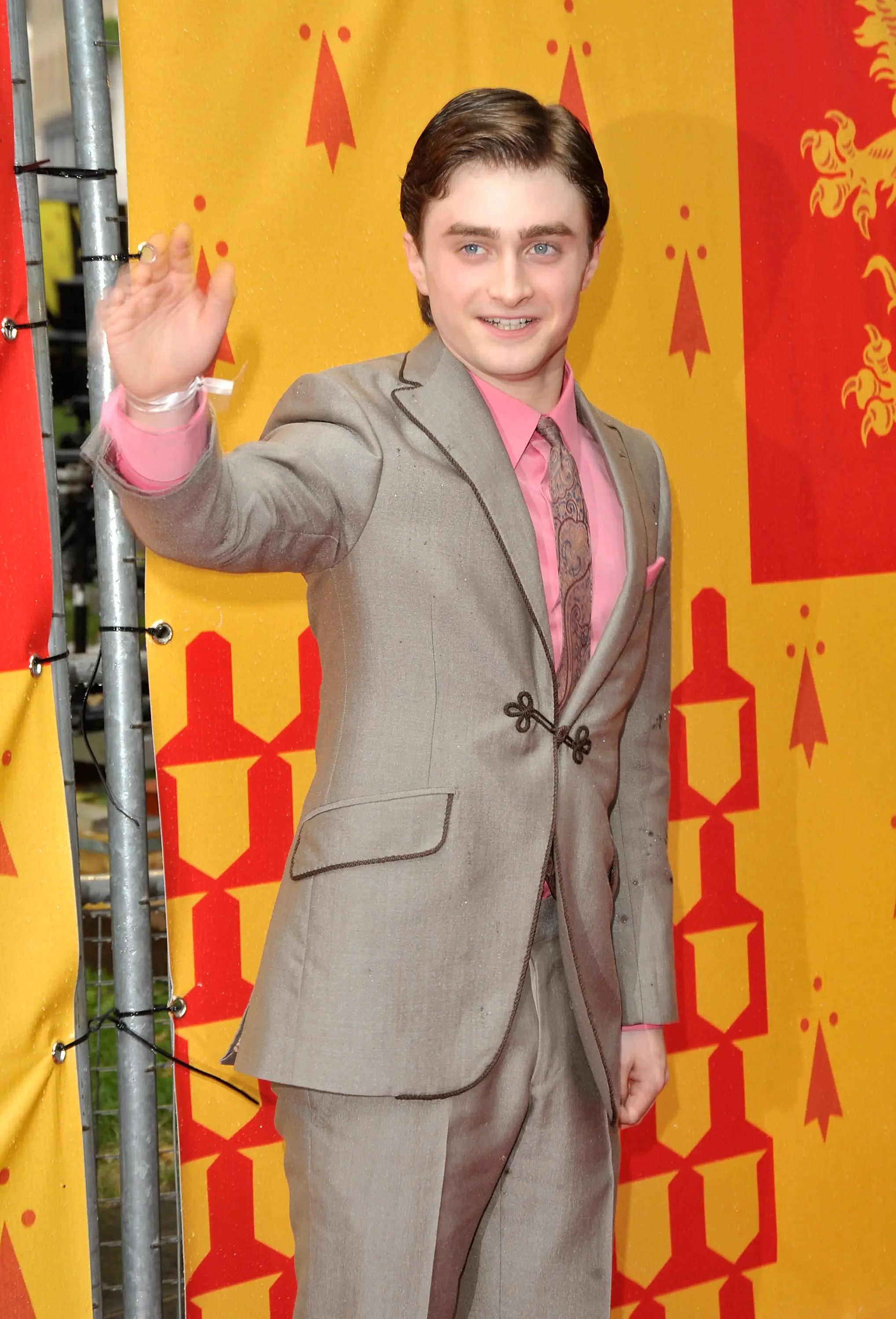 The Harry Potter cast worse white ribbons in honour of Rob Knox's life (Jon Furniss/WireImage)