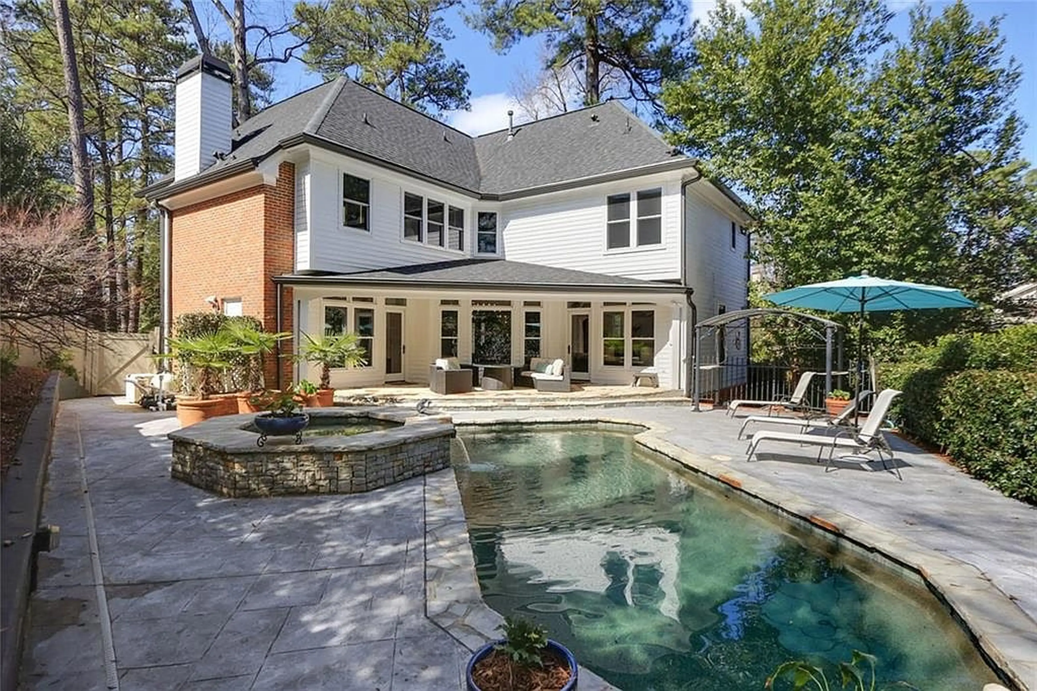 The pool is actually quite nice, when you can't see the shape (