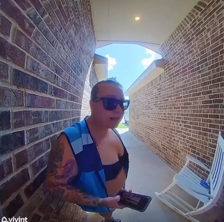 The delivery person had some advice (