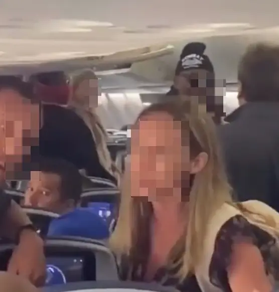 Social media users were quick to jump into the debate but can't reach a general consensus about who was in the wrong.