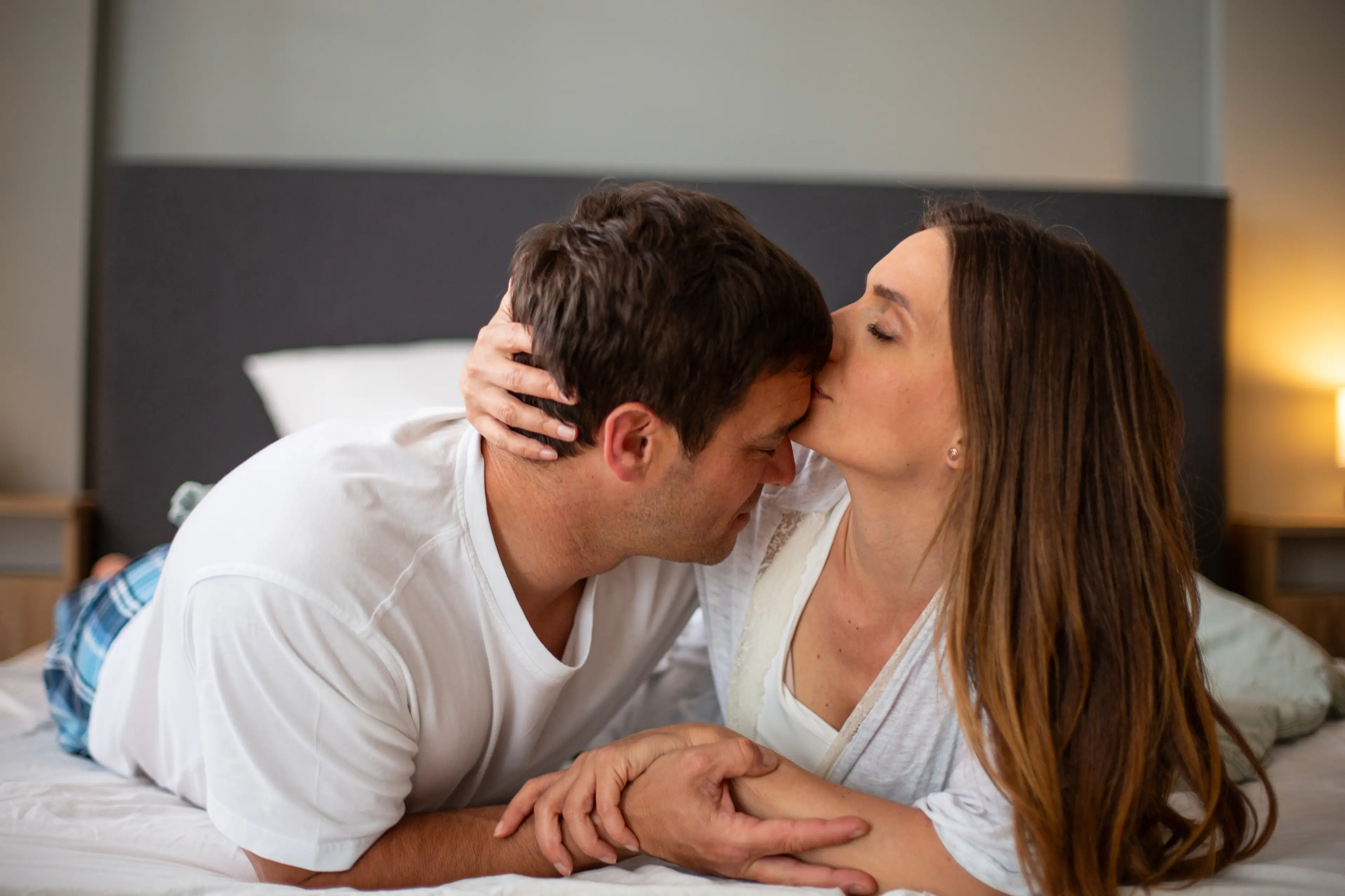 'Kissing debt' is the latest relationship issue to sweep Gen Z (Getty Stock Image)
