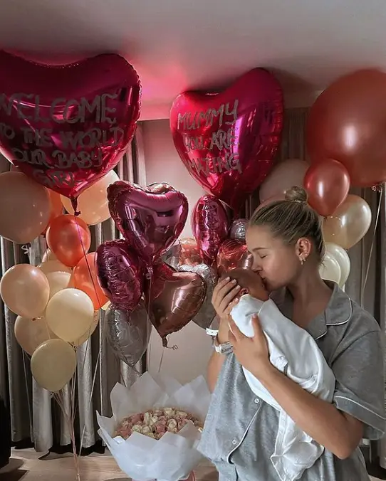 Molly-Mae has been giving her fans updates on her first week of parenthood.