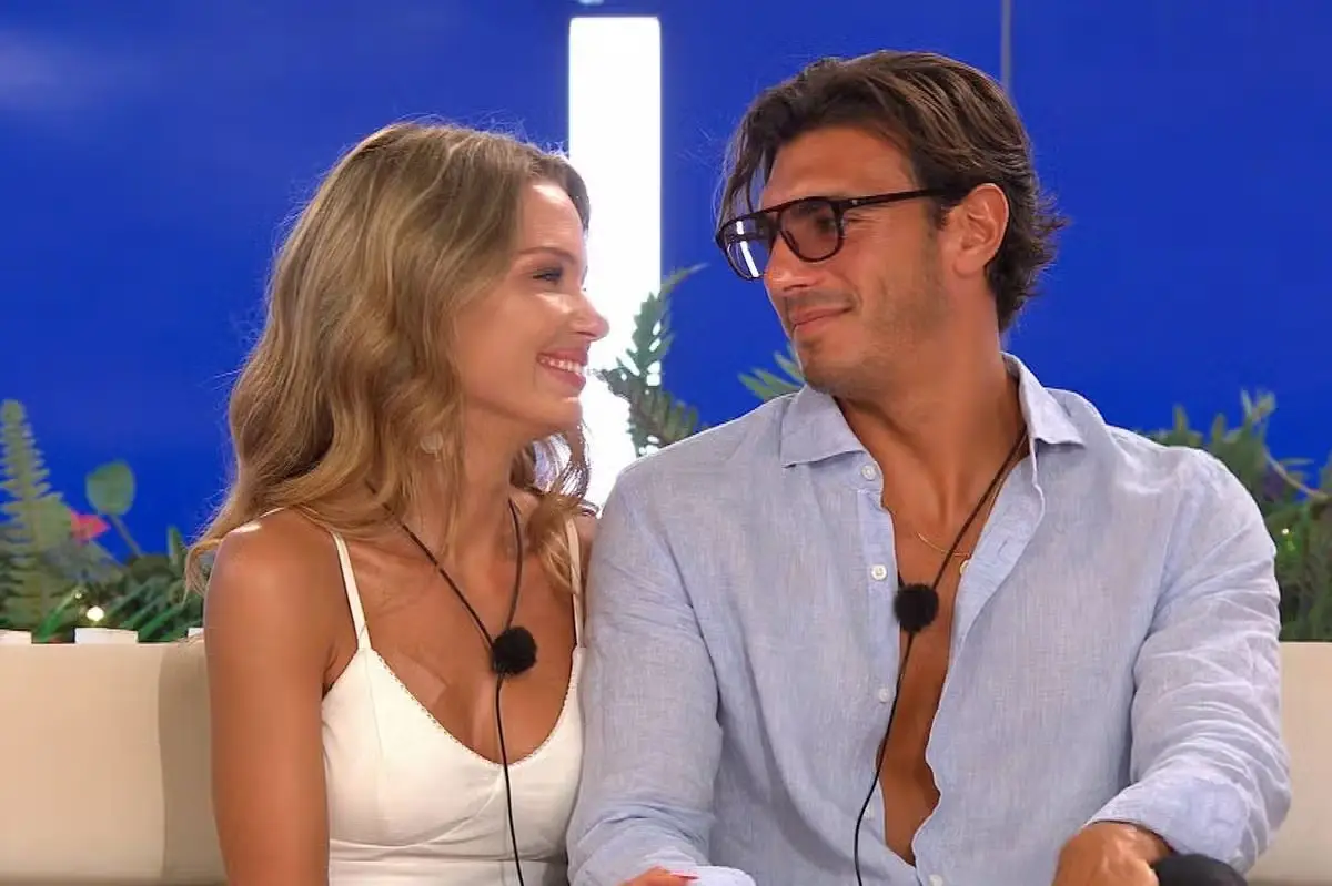 Julia and Lorenzo were voted favourite couple by the public (ITV)
