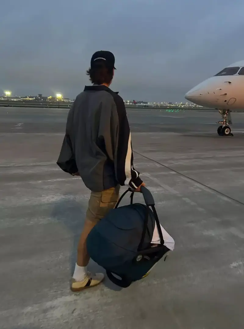 Millie Bobby Brown has shared a first glimpse at her baby girl (Instagram/milliebobbybrown)