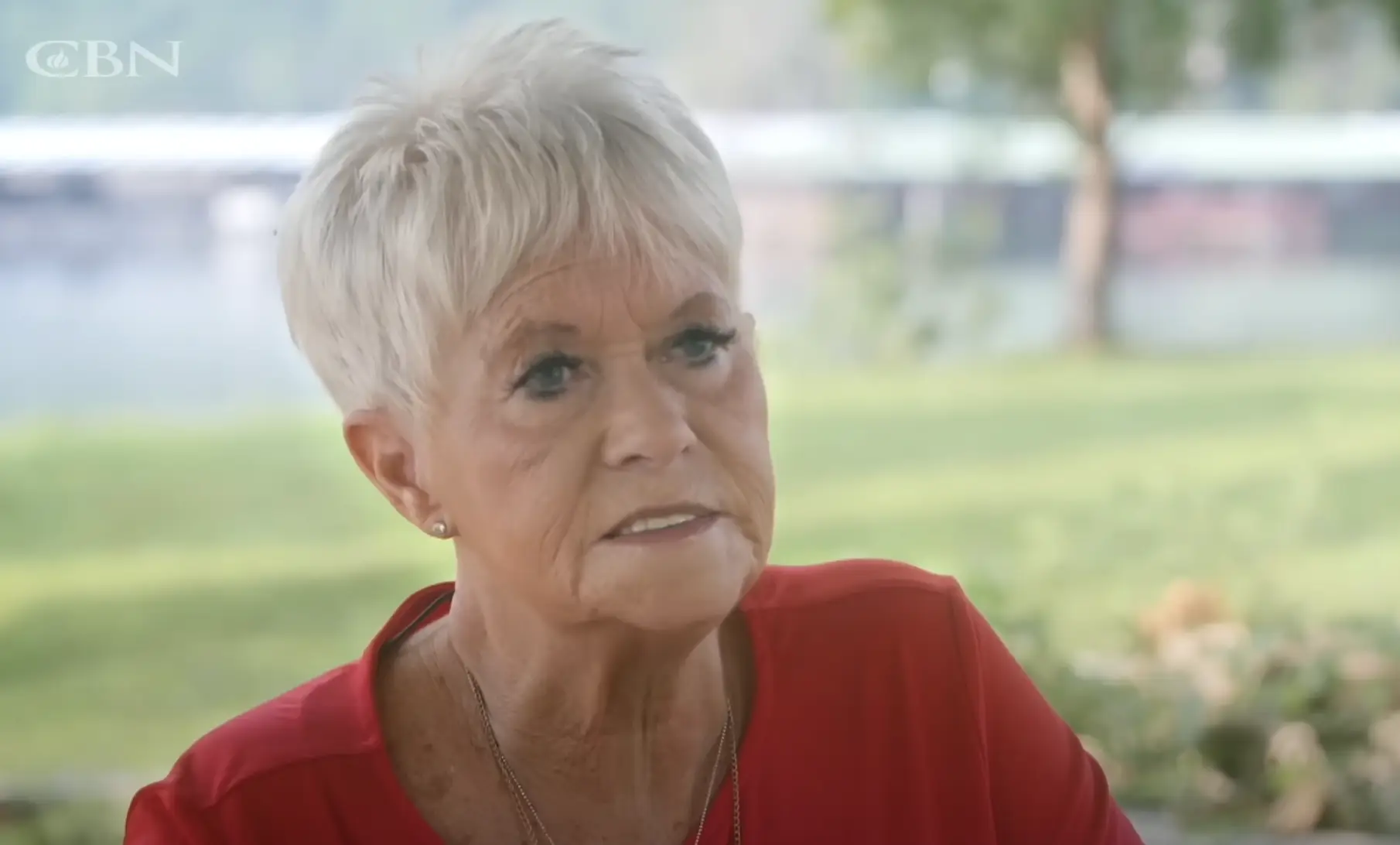 Charlotte Holmes 'died' for 11 minutes before being revived (The 700 Club)