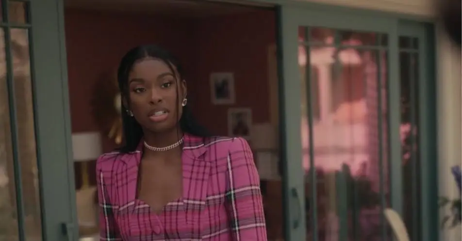 Hilary Banks has a whole new look. (