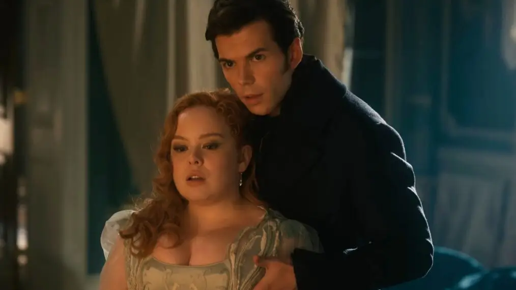 Everyone was obsessed with season three's spicy mirror scene. (Netflix)