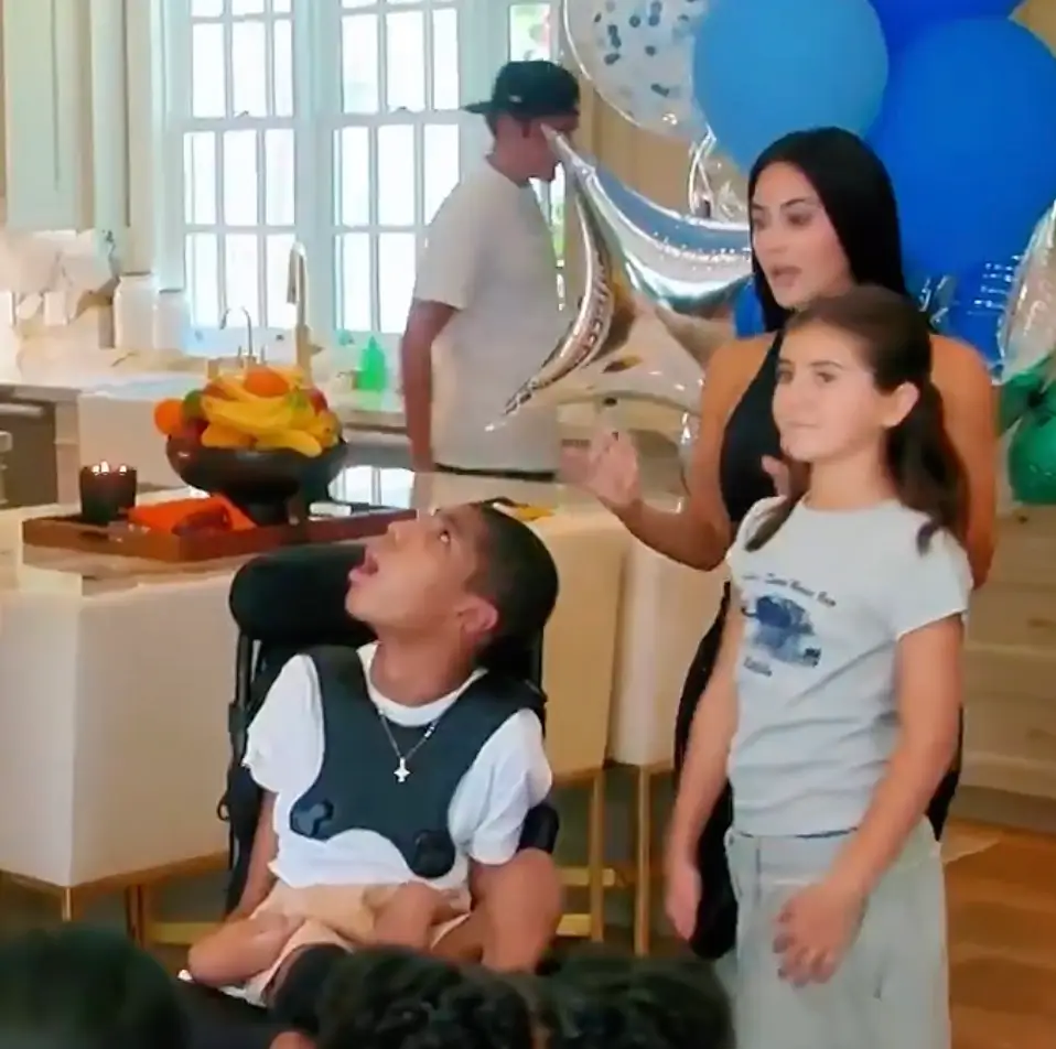 Khloe Kardashian threw Amari Thompson an 18th birthday party with her family. (HULU Disney+)