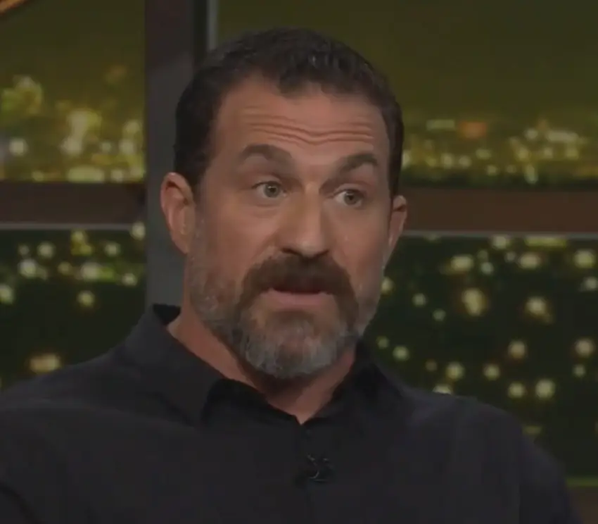 Andrew Huberman revealed his sleeping hack (X | @‌VigilantFox)