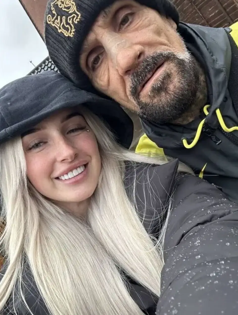 Keisha and Dimitrios have a 42-year age gap.