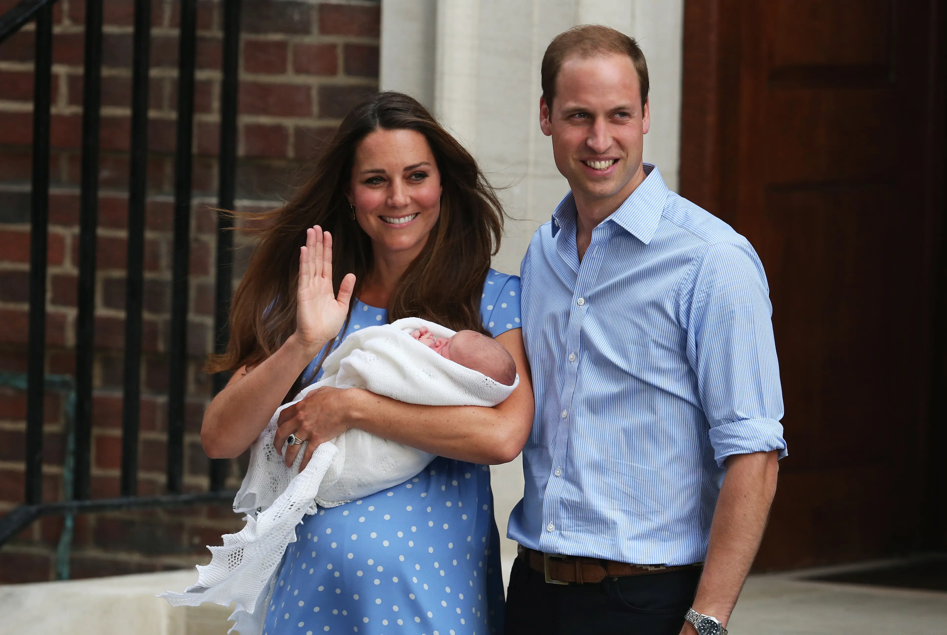 It's a long-standing royal family tradition for royal mothers to pose outside a hospital with their newborn child (Oli Scarff/Getty Images)