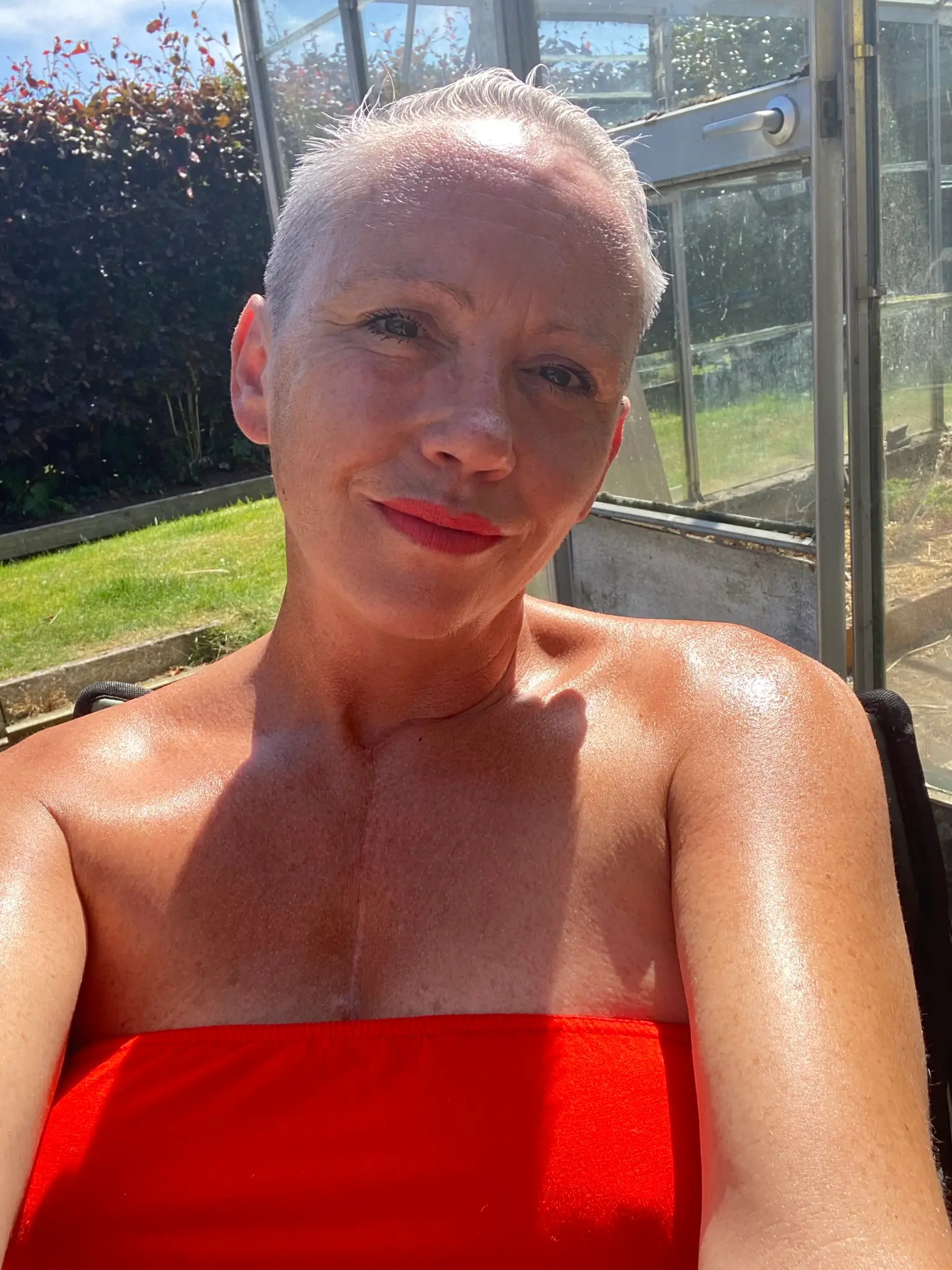 Lynn says men refuse to date her because she's on benefits.