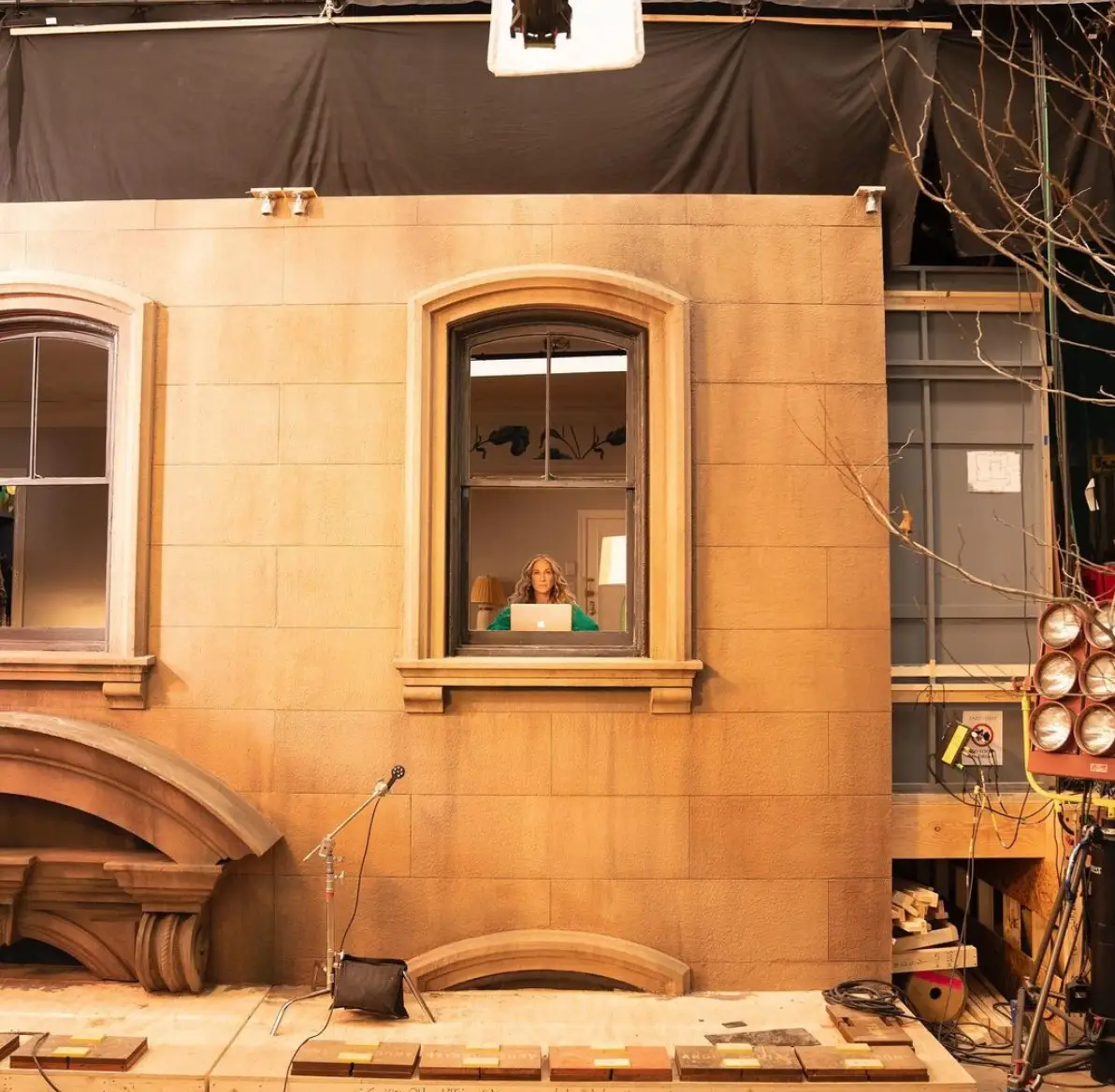 This scene was shot on a sound stage (