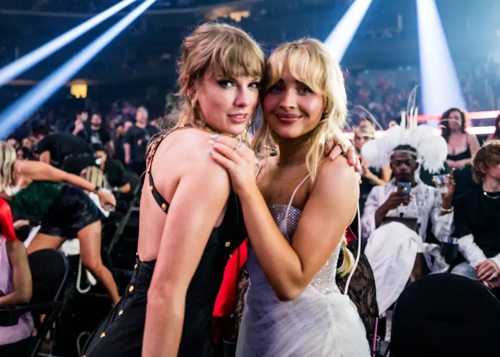 Sabrina and Taylor remain close friends. (John Shearer/Getty Images for MTV)