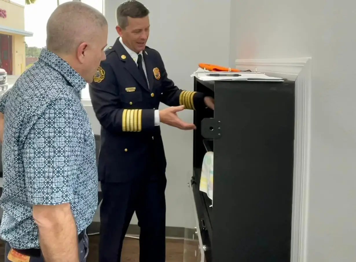 The babies remain in the boxes for an average of 90 seconds.