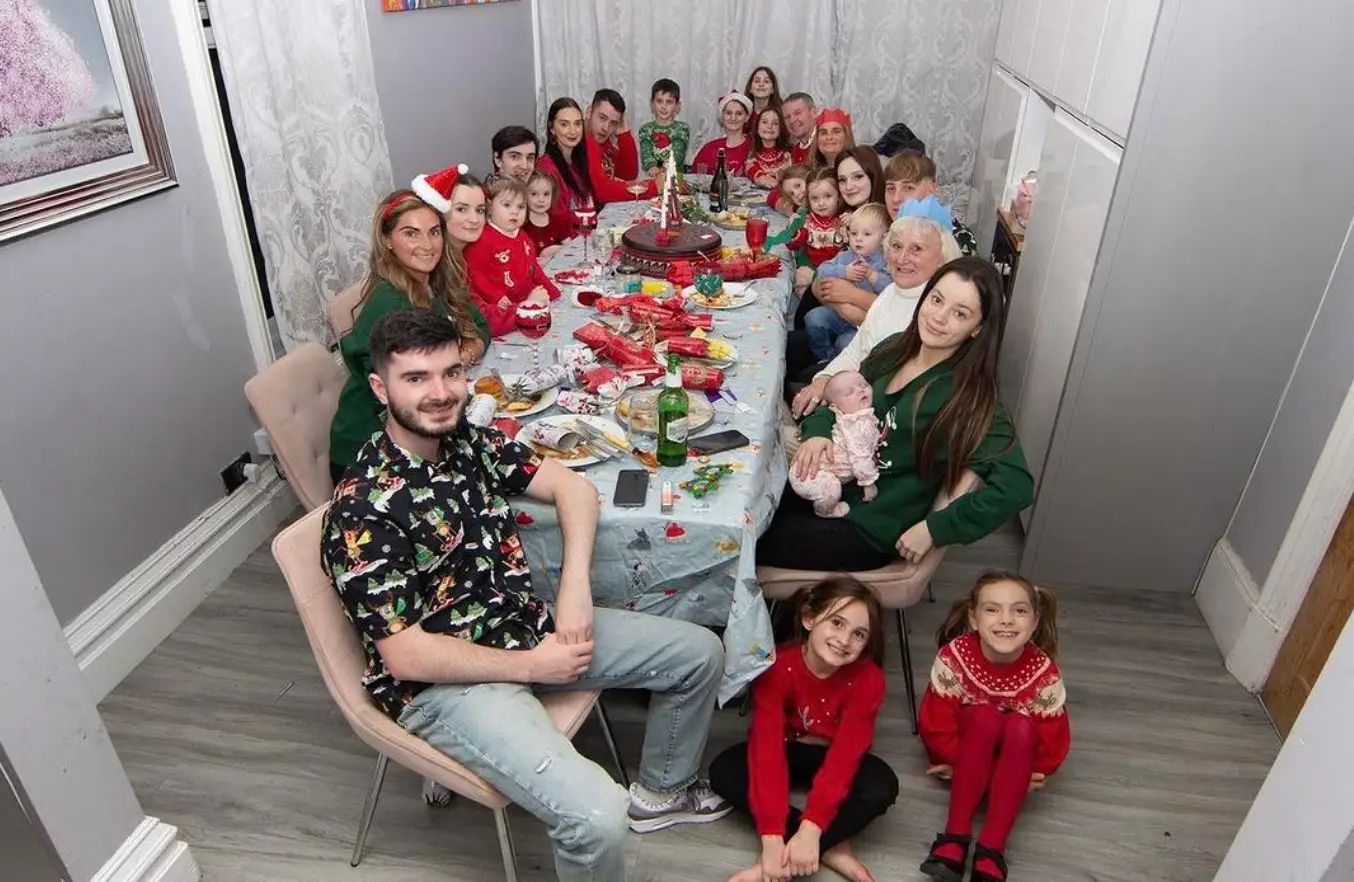 The couple boast Britain's biggest brood. (Instagram/@theradfordfamily)