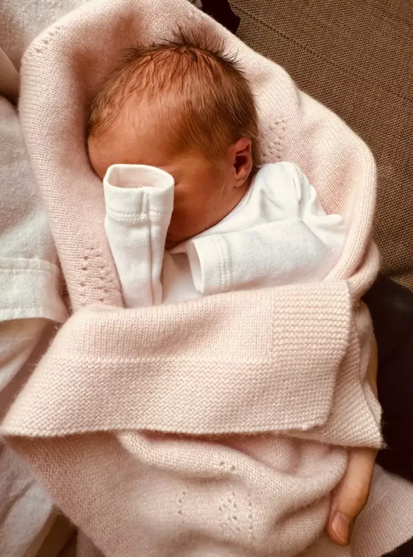 Little Athena was born several weeks premature on January 22 (Instagram/@edomapellimozzi)