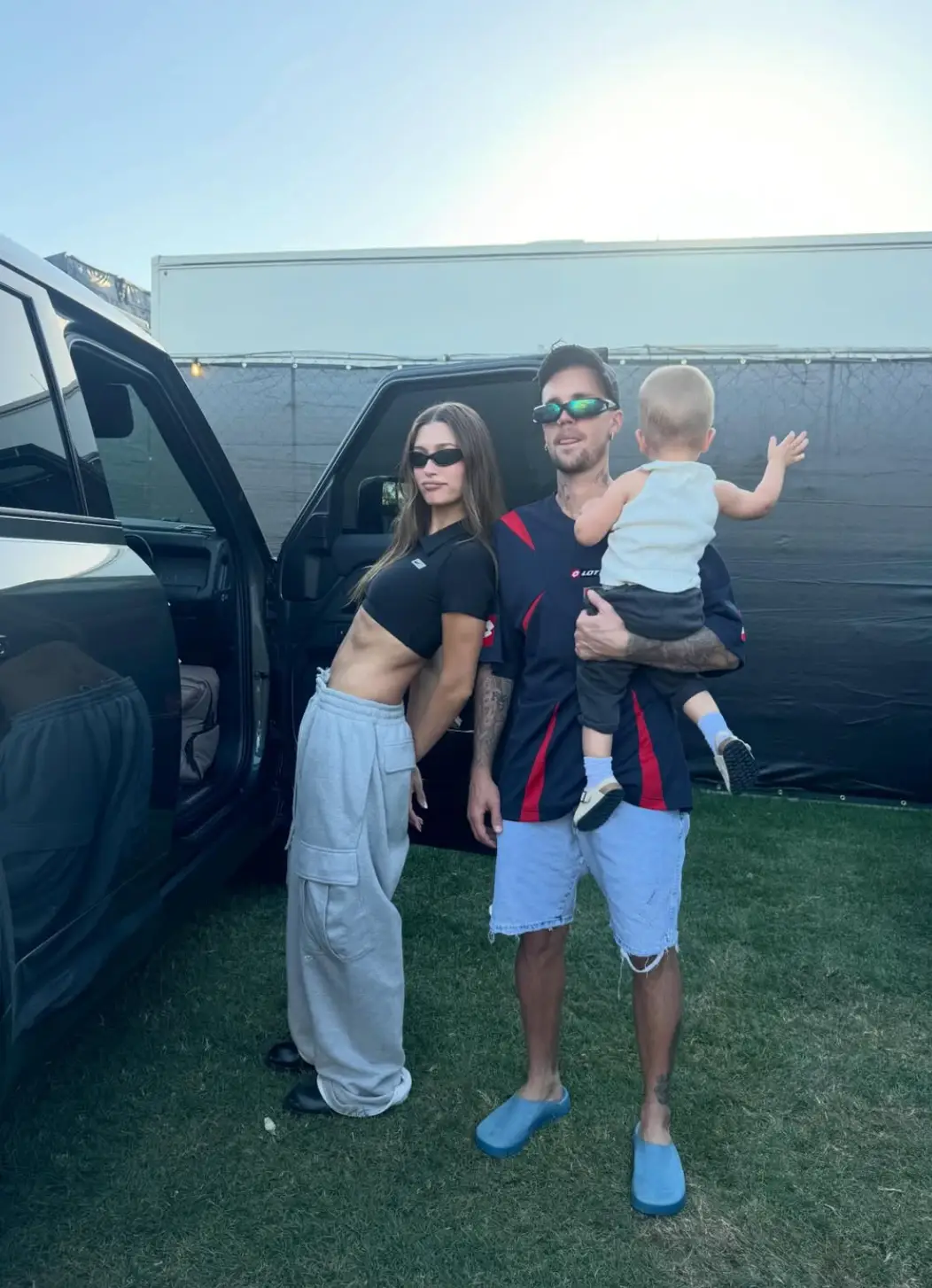 Several long-time fans have continued to defend her (Instagram/@haileybieber)