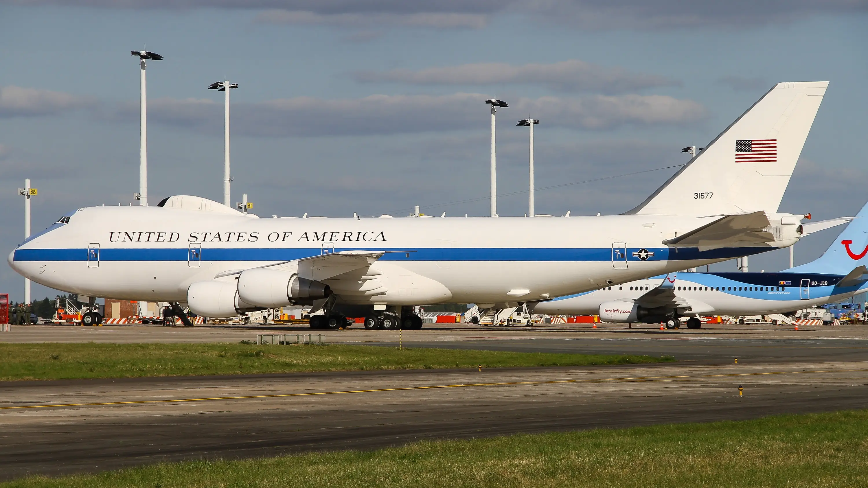 Trump’s ‘Doomsday Plane’ spotted for first time in a while sparking major concern