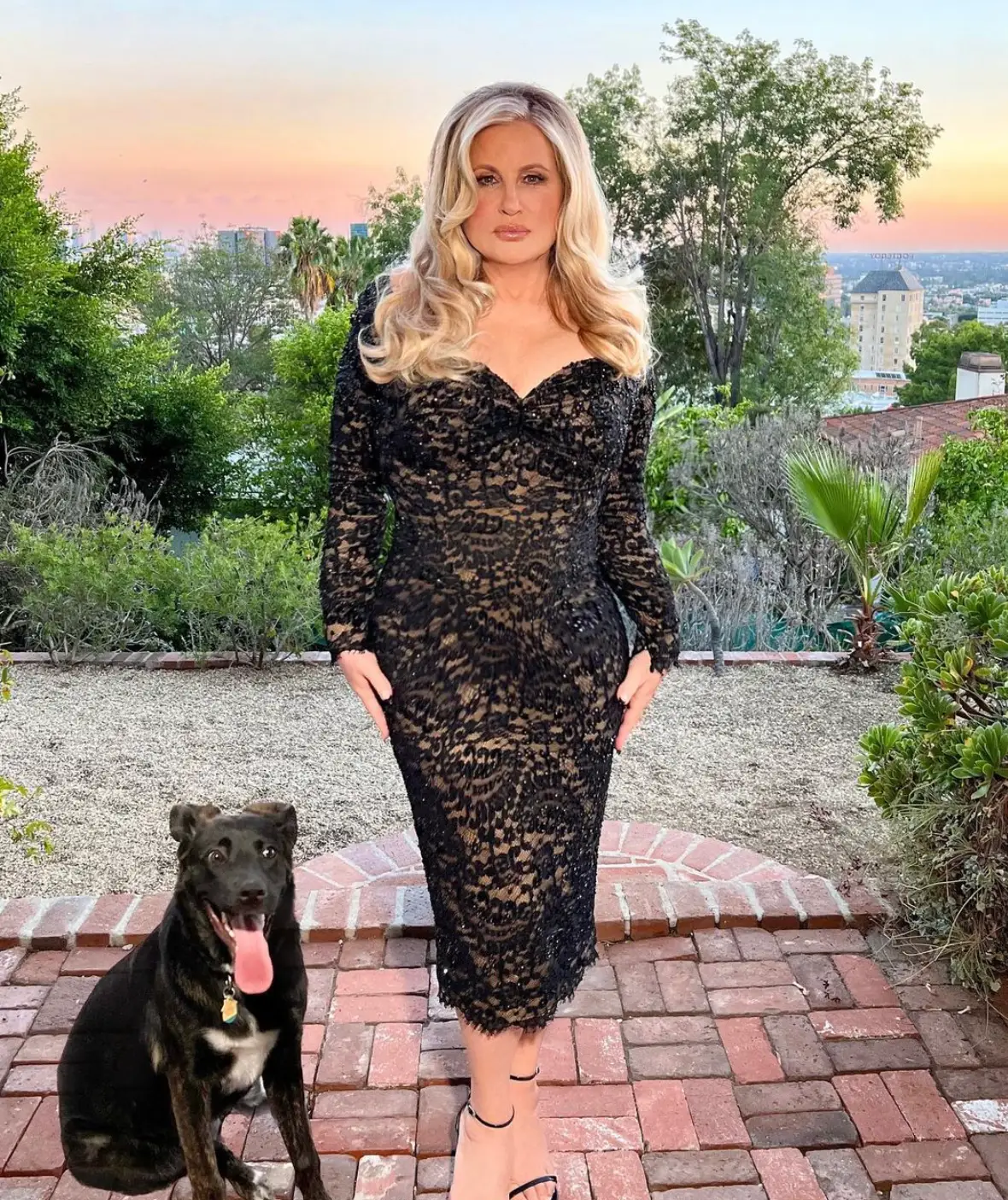 The actress claimed she's a regular visitor to Hawaii. (Instagram/@jennifercoolidge)