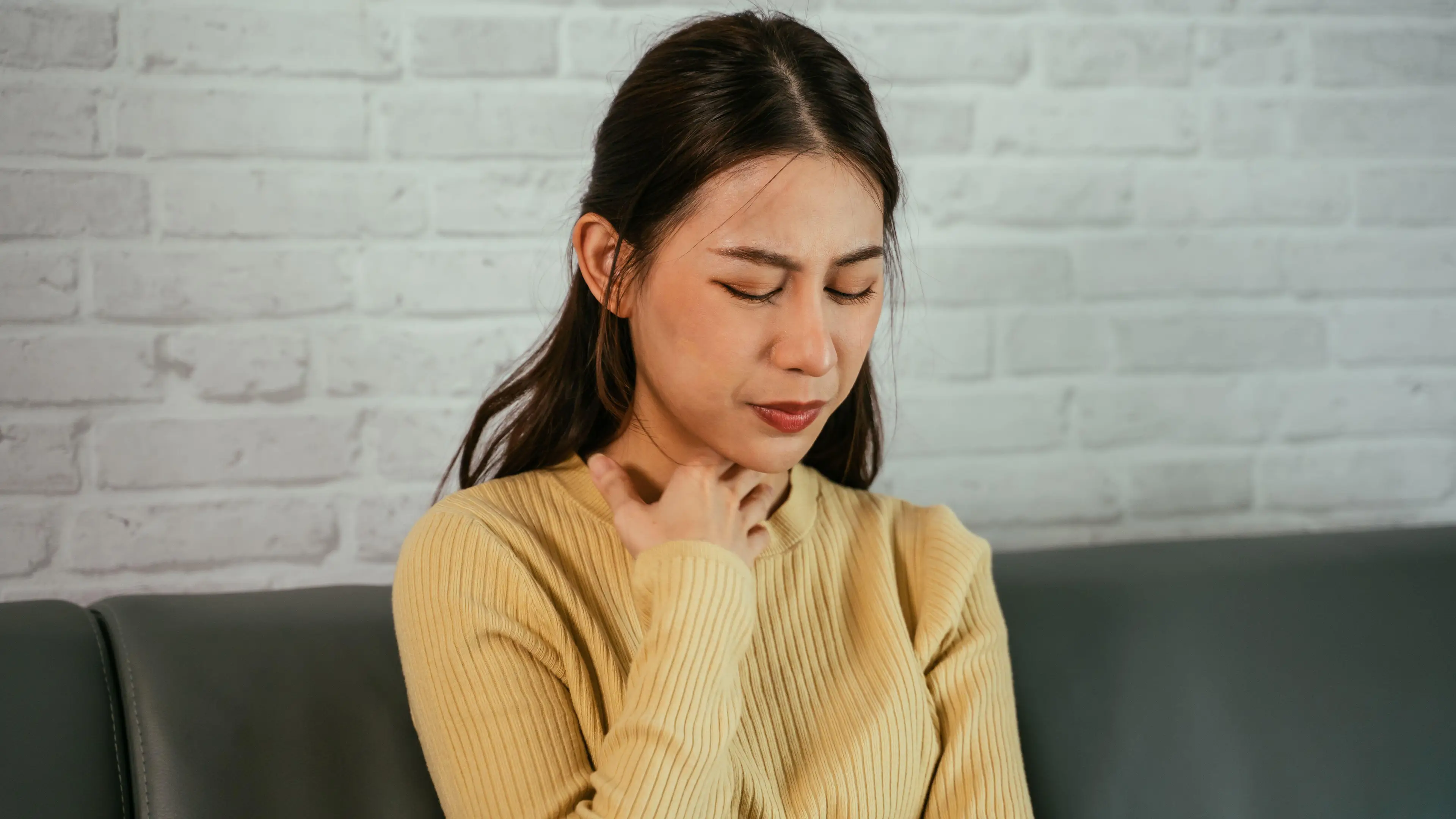 Sore Throat Could Be A Sign Of Common STI, Expert Warns