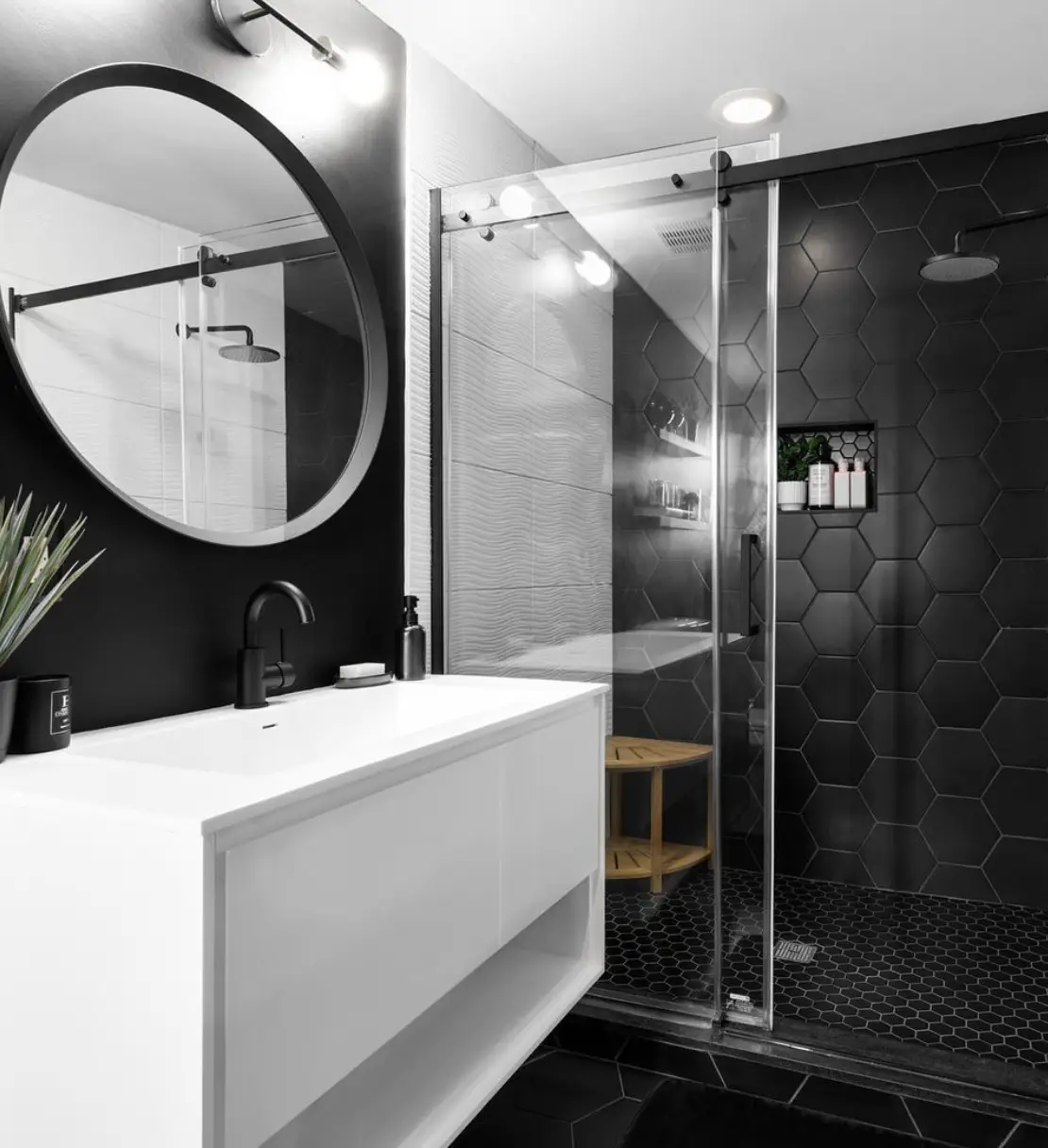 Vee's house is completely black from top to bottom.