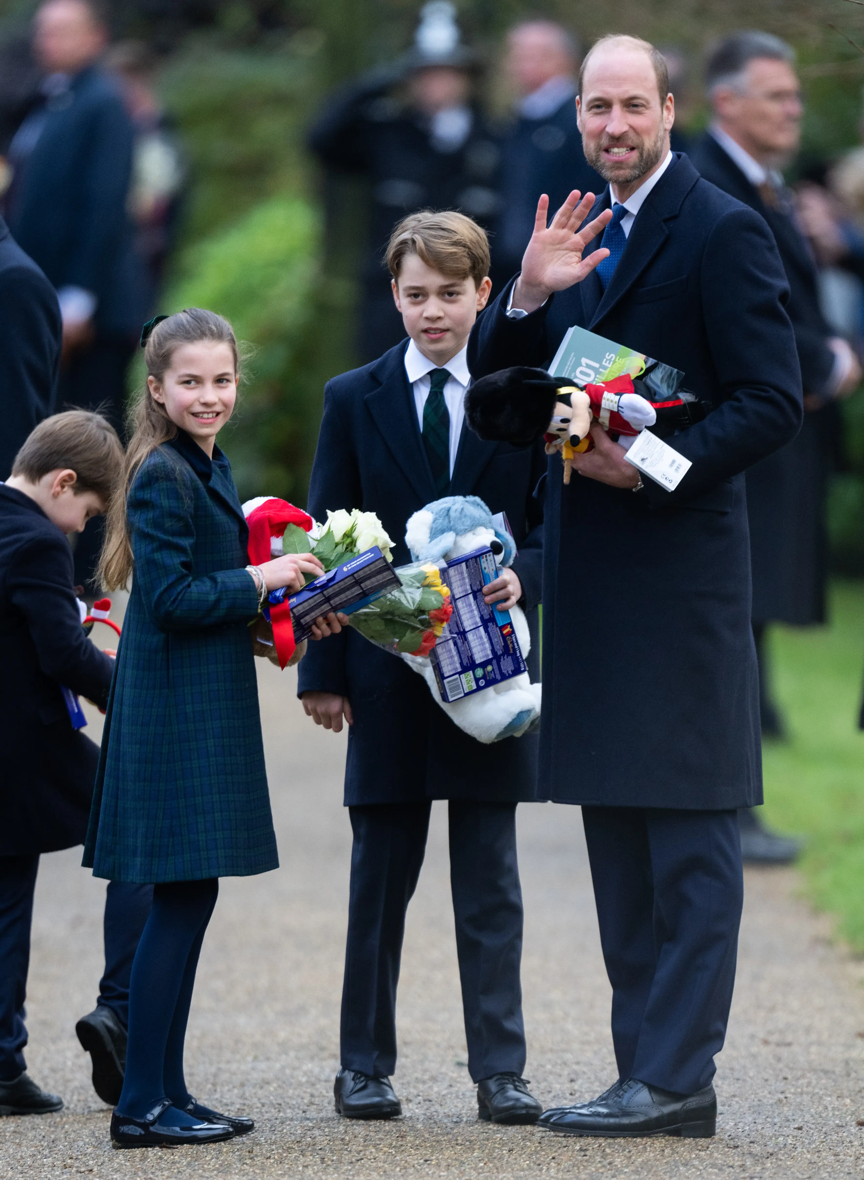 The Royal children were handed a multitude of gifts (Samir Hussein/WireImage)