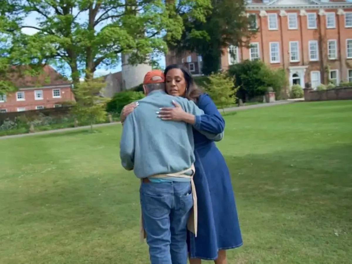 The baker was comforted by host Alison Hammond (Channel 4)