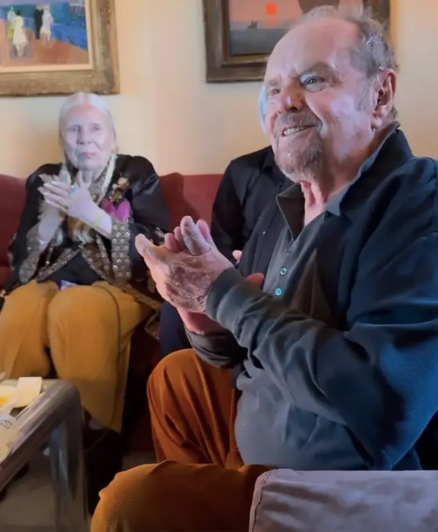 Jack Nicholson and Joni Mitchell were pictured together (Lorraine nicholson/Instagram)