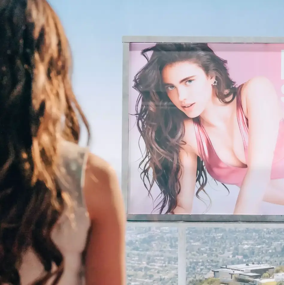 Margaret Qualley plays Sue in the gory hit (Mubi)