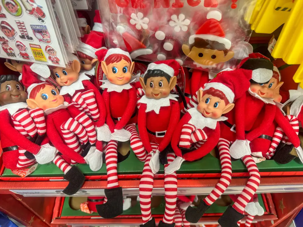 The pesky elves get up to mischief (Anna Barclay/Getty Images)