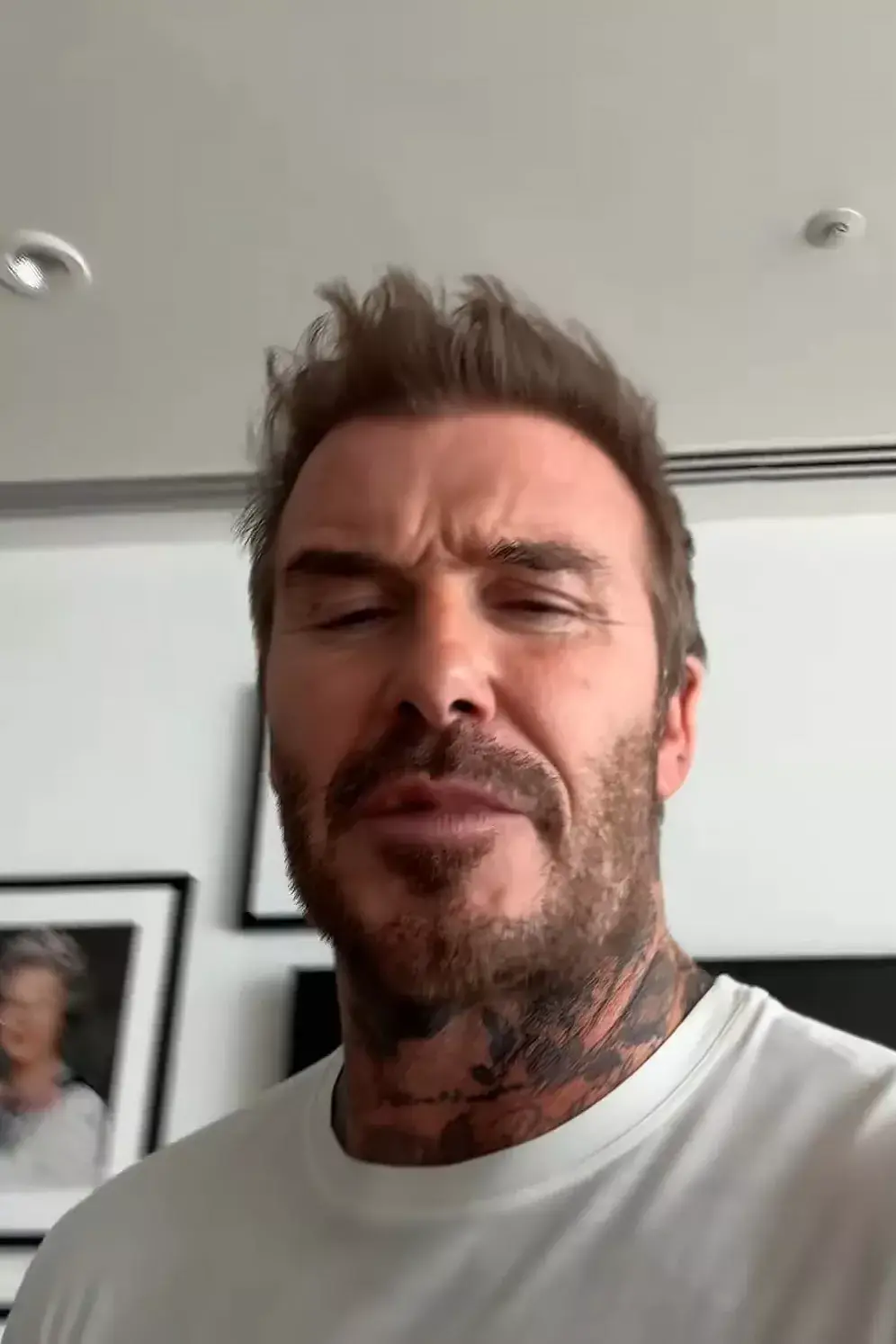 David Beckham has a framed photo of the late Queen Elizabeth on his wall (Instagram/@davidbeckham)