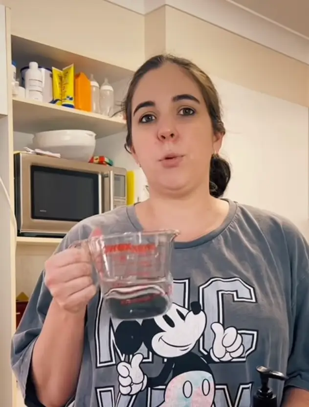 She met her sperm donor in a Facebook group.