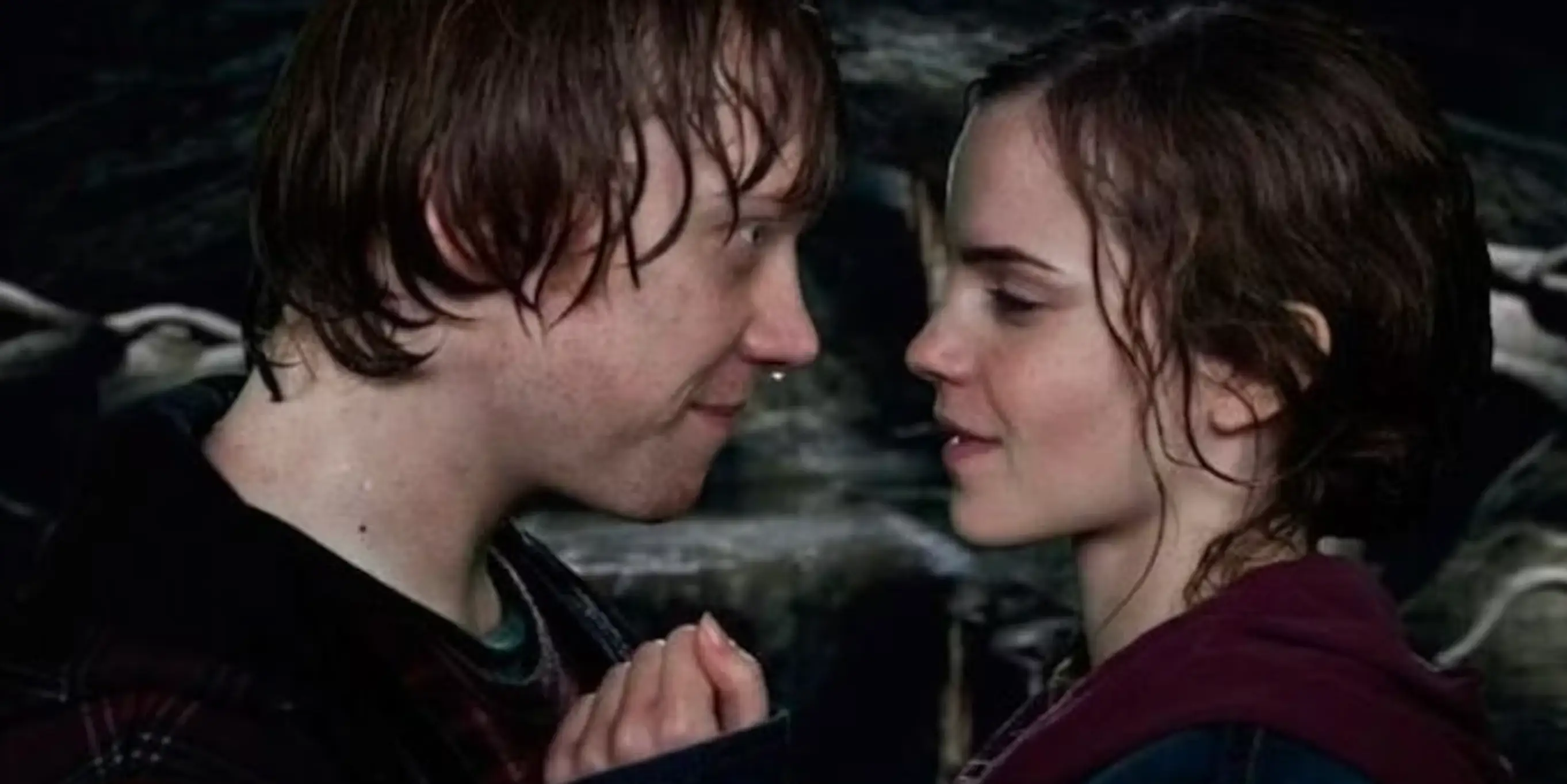Hermione and Ron fall in love (Warner Bros)