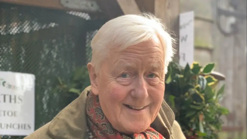 Instagram: @‌sirbenjaminslade