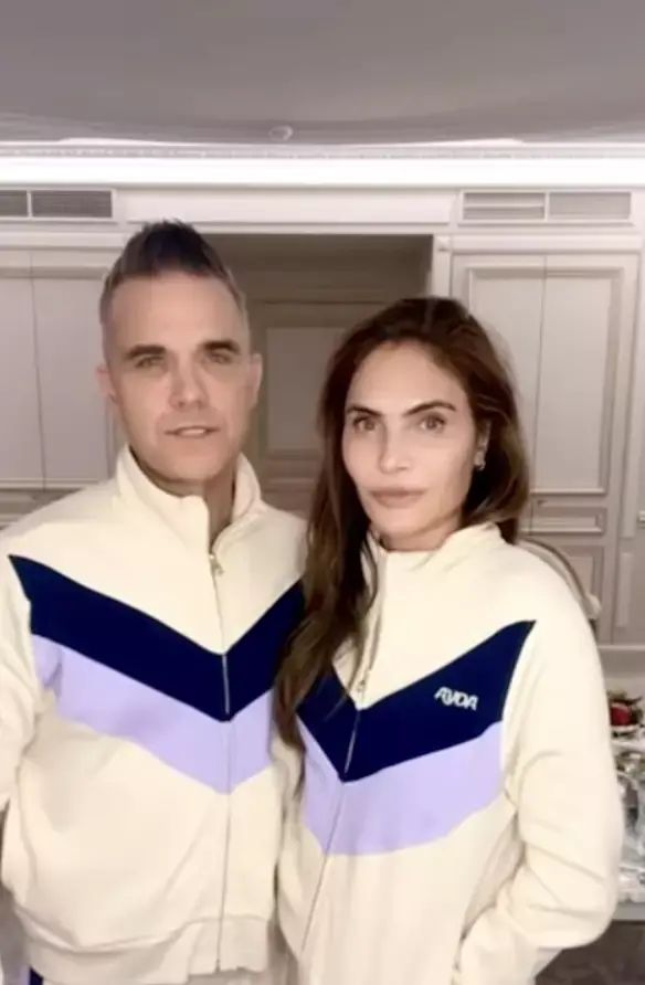 After getting married in 2010, the pair - who have four kids together - have admitted that not getting it on in the bedroom is not a problem.