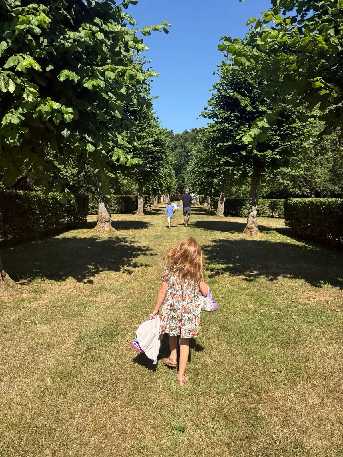 Meghan shared a series of summer holiday photos with fans (Instagram/@meghan)