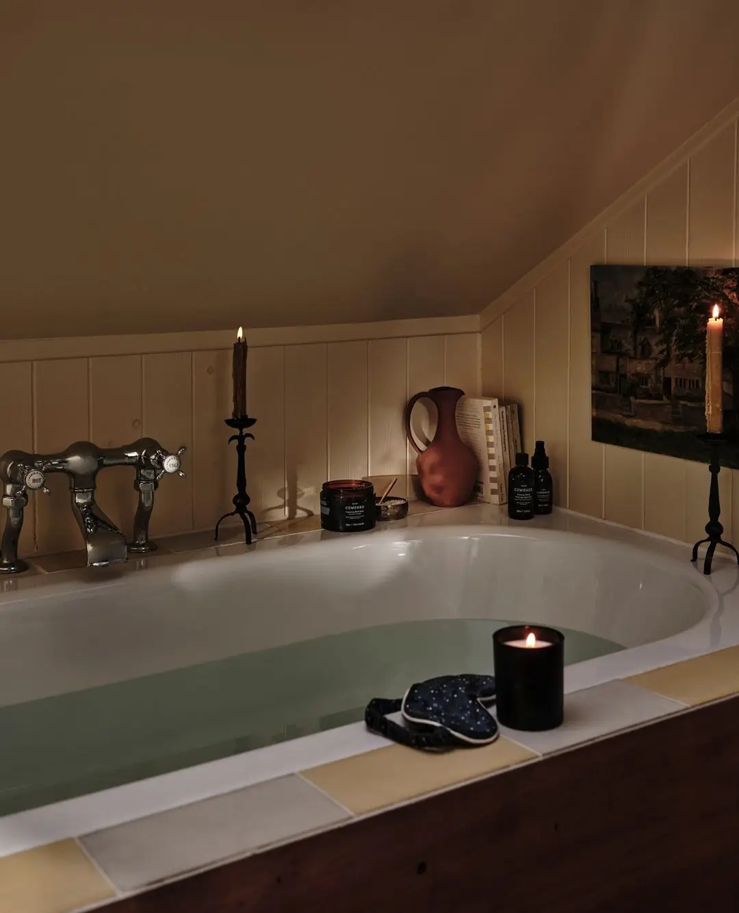 The bath oil has plenty of 5-star reviews.