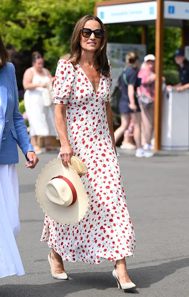 Women are asked not to wear hats as they obscure other people's view (Karwai Tang/Getty Images)