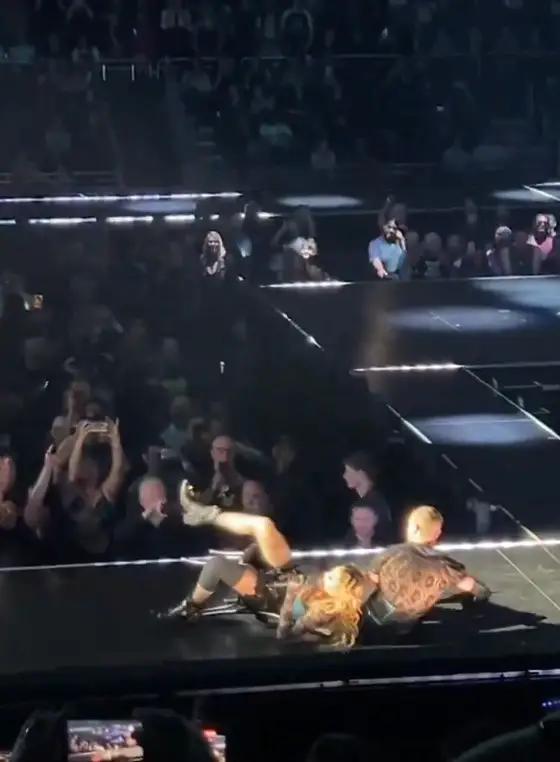 Madonna suffered another on-stage blunder.