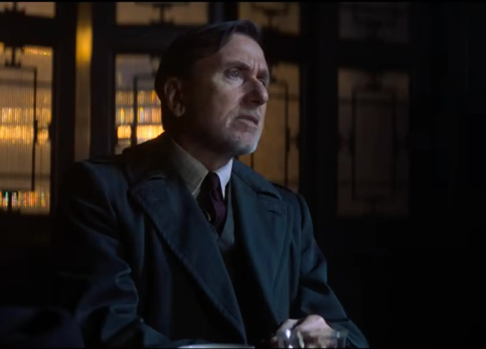 In the show, Roth plays villain John Beckett (Netflix)