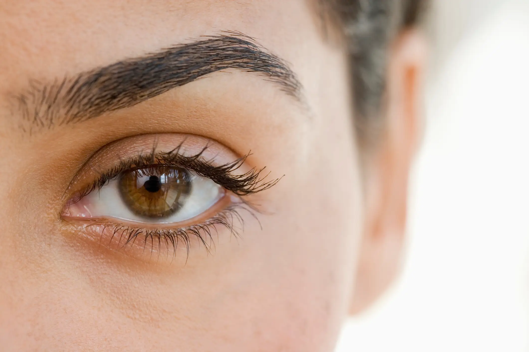 The internet is opening up about their 'eyebrow blindness' stories. (JGI / Getty Images)