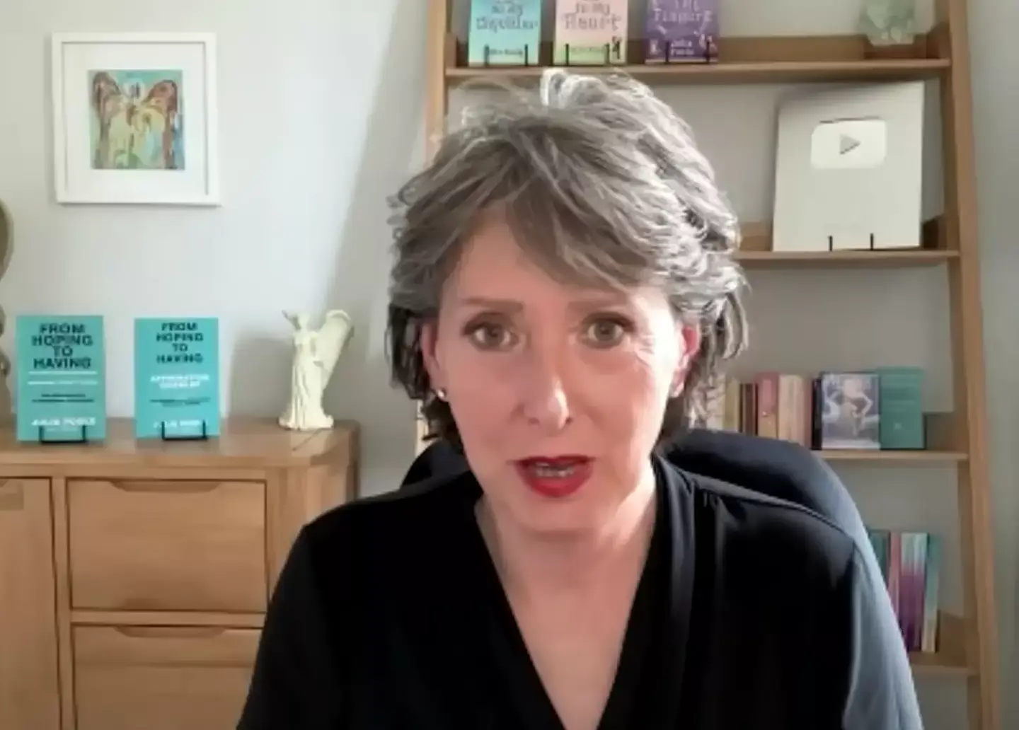 Julie says she spent three days in 'angelic realms'. (YouTube/Life After Life NDE)