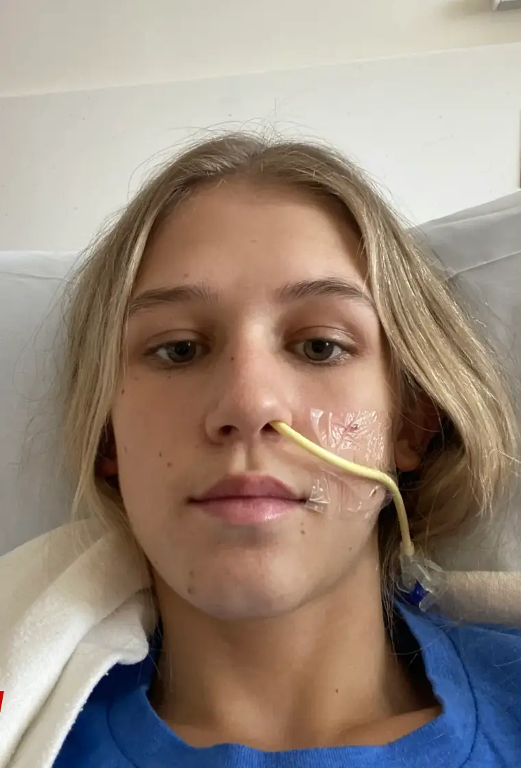 Collins eventually quit smoking for good (Instagram/@sydnicollinsss)