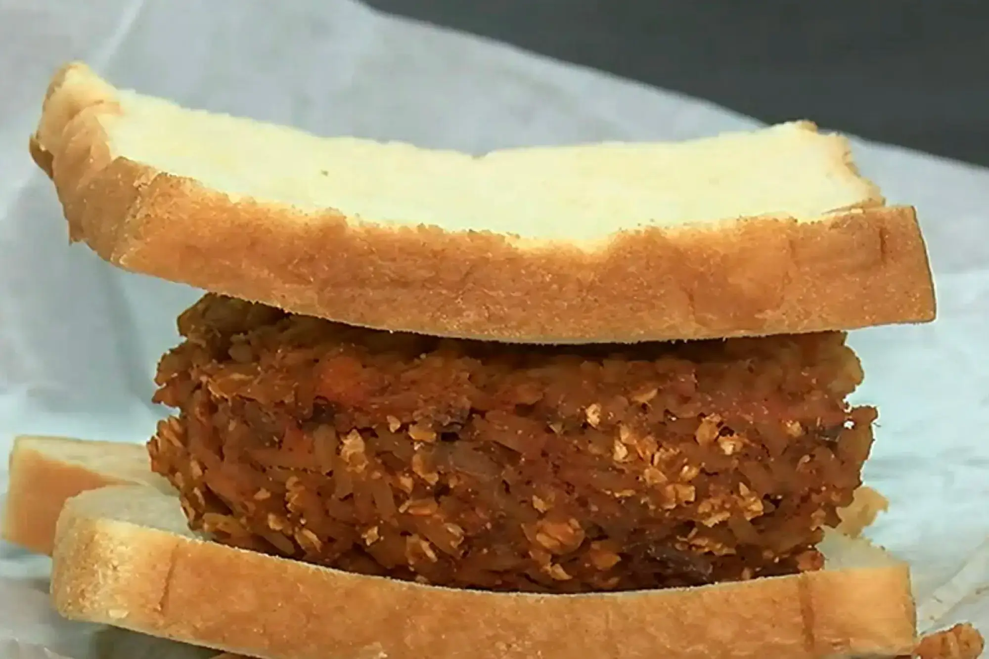 The 'warden burger', everyone... (Fox19)