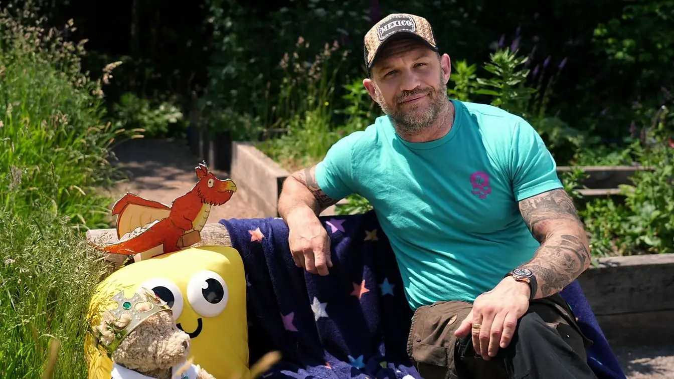 Tom Hardy will be appearing in tonight's episode.